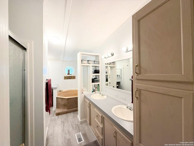 227 River Bluff Dr, House other with 5 bedrooms, 3 bathrooms and null parking in Lytle TX | Image 22