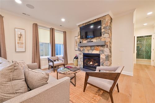 g11-2 Bumblebee Ln, Richmond, RI, 02898-1303 | Card Image
