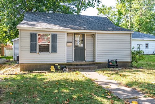 715 W Monroe St, Sullivan, IL, 61951-1271 | Card Image