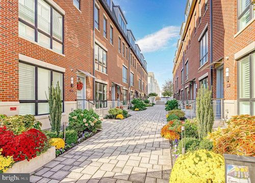 2-2002 Renaissance Walk, PHILADELPHIA, PA, 19145-5300 | Card Image