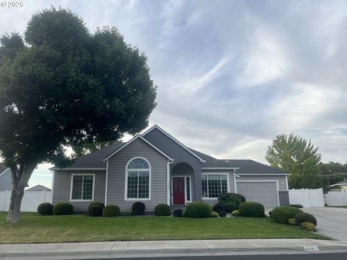 1728 W Alleluia Ave, Hermiston, OR, 97838 | Card Image