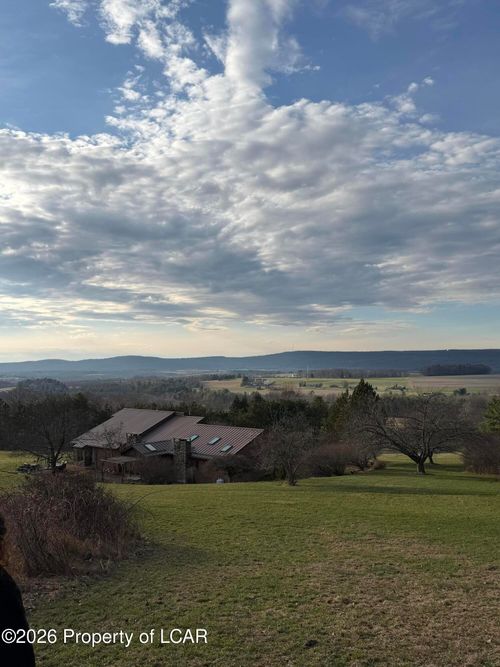 8C Mountain Rd, Sugarloaf, PA, 18249 | Card Image