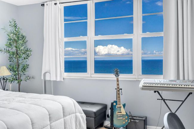 Master Bedroom | Image 25