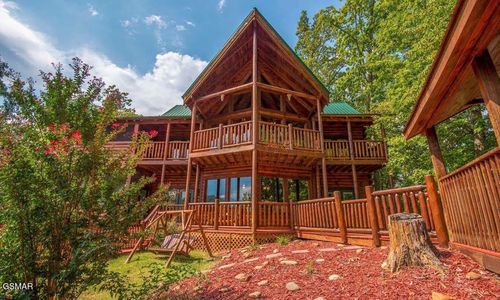 3764 Ivy Way, Sevierville, TN, 37876-6143 | Card Image