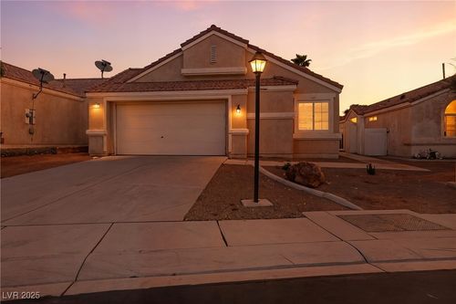 6670 Cinnabar Coast Ln, North Las Vegas, NV, 89084-1210 | Card Image
