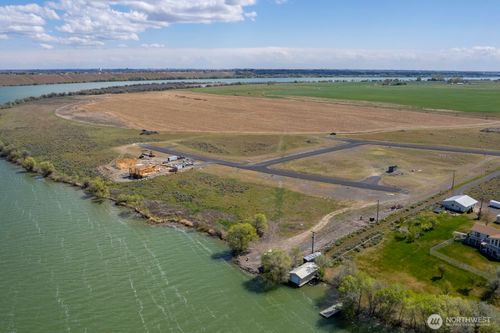 5 Road Road 5 Ne, Moses Lake, WA, 98837 | Card Image