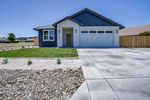 19069 Shoreline Dr, Cottonwood, CA, 96022-7921 | Card Image