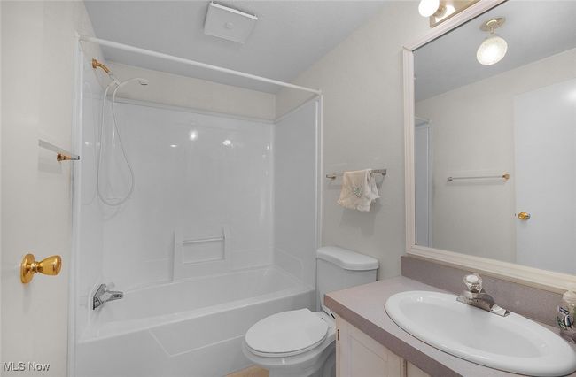 3 Fiddle Sticks, House other with 3 bedrooms, 2 bathrooms and null parking in Olmsted Twp OH | Image 24