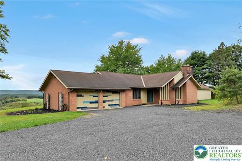423 Hickory Dr, AUBURN, PA, 17922-8717 | Card Image