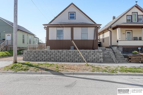 1211 Arbor St, Omaha, NE, 68108-1549 | Card Image