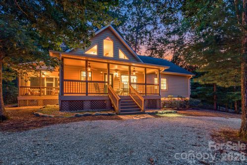 240 Ravenswood Dr, Marion, NC, 28752-2818 | Card Image