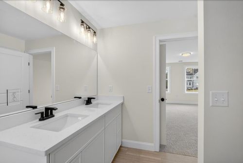 10 Blaisdell Court, Raymond, NH, 03077 | Card Image