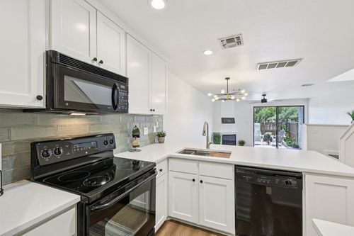 apt-52-7122 Wood Hollow Dr, Austin, TX, 78731-2545 | Card Image