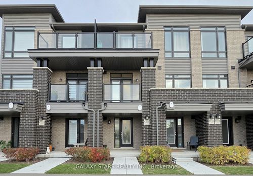 16 Emmas Way, Whitby, ON, L1R0S7 | Card Image