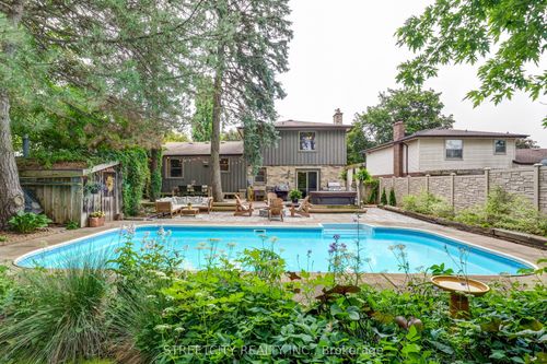 14 Mctaggart Cres, London, ON, N5X2E3 | Card Image