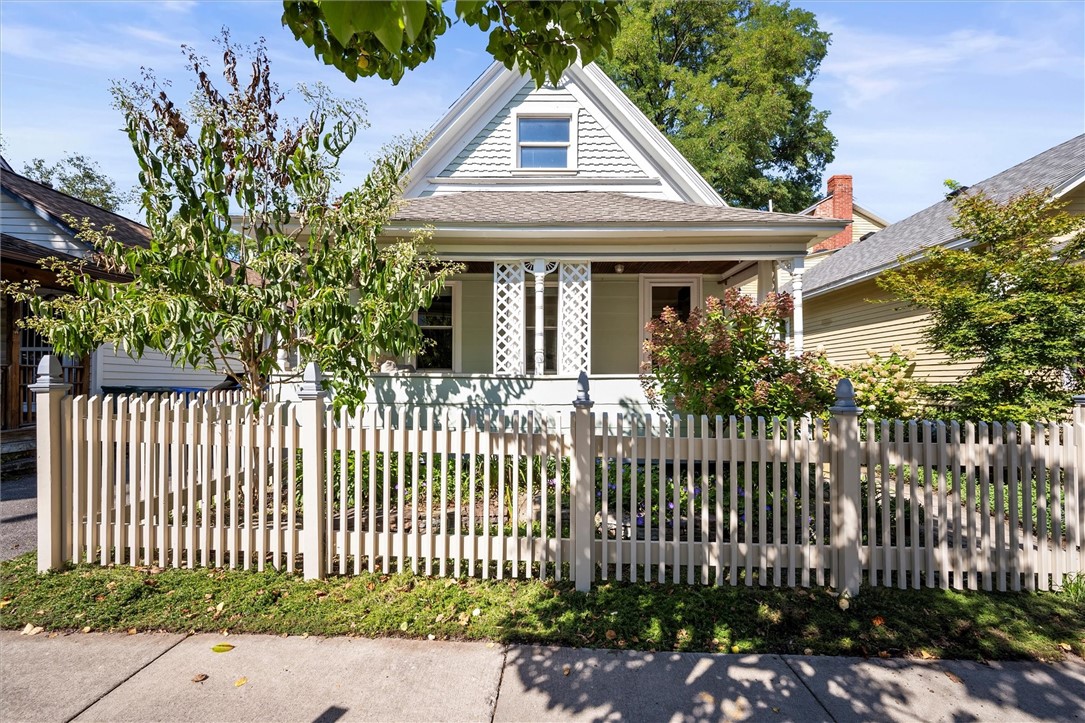 Sanford St, Rochester, NY 14620