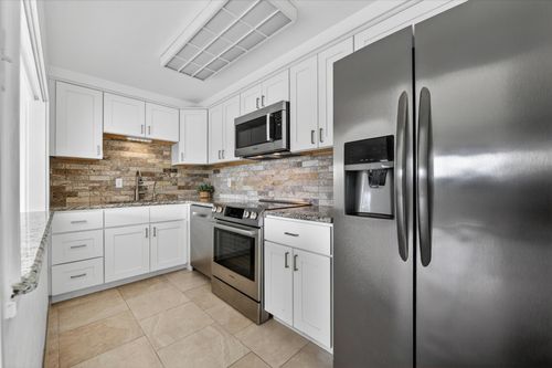 g312-6211 W Northwest Hwy, Dallas, TX, 75225-3421 | Card Image