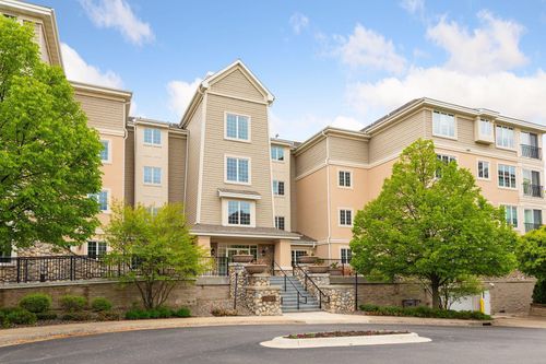 unit-301-11484 Fairfield Rd W, Minnetonka, MN, 55305-7440 | Card Image
