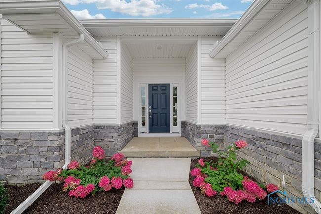 11171 Whitetail Way, House other with 3 bedrooms, 2 bathrooms and 2 parking in Whitehouse OH | Image 4