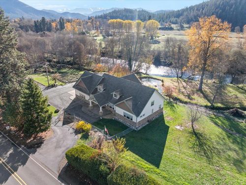 9595 Highway 238, Jacksonville, OR, 97530-9556 | Card Image