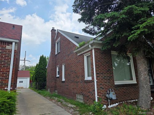 19466 Packard St, Detroit, MI, 48234-3195 | Card Image