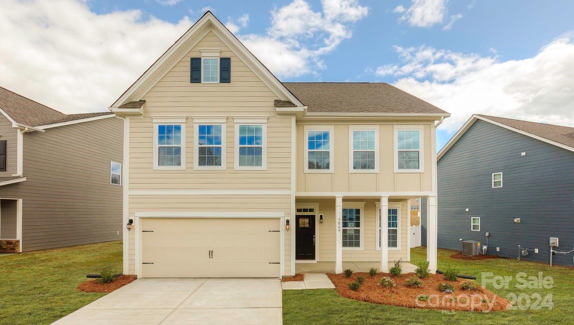 Silverthorne Ct, Hendersonville, NC 28792