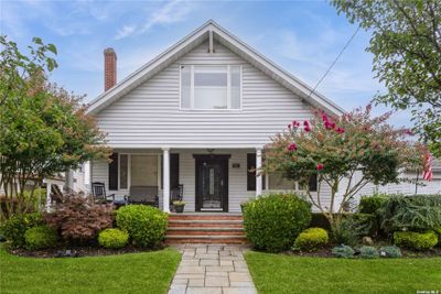 702 Nassau Street, House other with 4 bedrooms, 2 bathrooms and null parking in Bellmore NY | Image 2