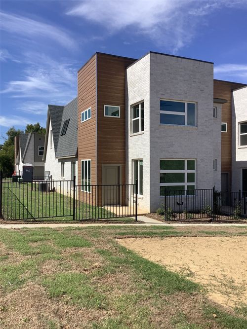 312 Oakbend Dr, Lewisville, TX, 75067-6679 | Card Image