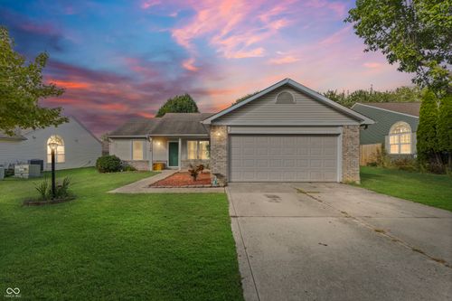 4058 Knollwood Ave, Franklin, IN, 46131-7425 | Card Image