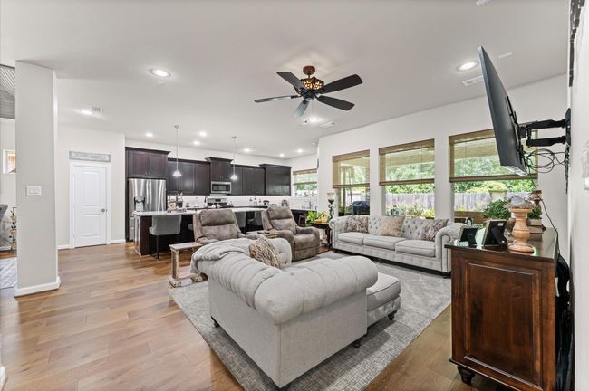1114 Audrey Trl, House other with 3 bedrooms, 3 bathrooms and 3 parking in Tomball TX | Image 11