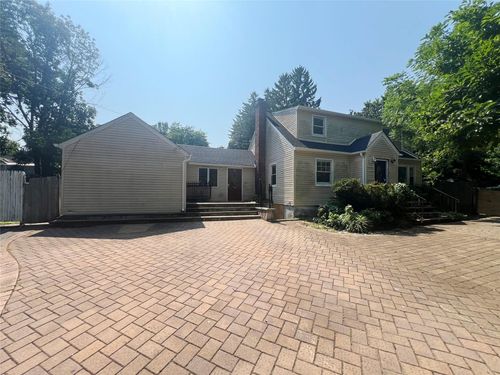 8 Ludlam St, Huntington Station, NY, 11746-2509 | Card Image