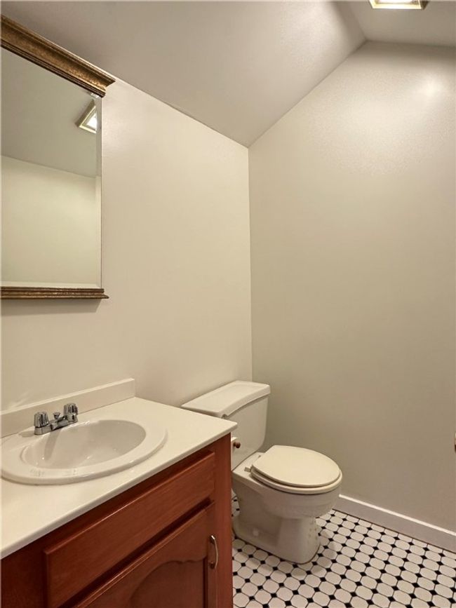6927 Perrysville Ave, House other with 3 bedrooms, 3 bathrooms and 2 parking in Ben Avon PA | Image 17