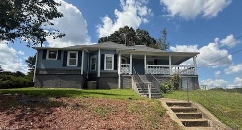 614 N Cameron Ave, Winston Salem, NC, 27101-3304 | Card Image