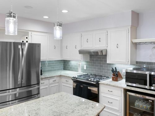 16303 Blenheim Way, Minnetonka, MN, 55345-2706 | Card Image
