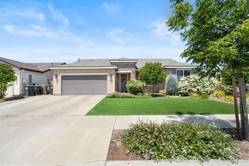 2334 E Monte Vista Ave, Visalia, CA, 93292-1605 | Card Image