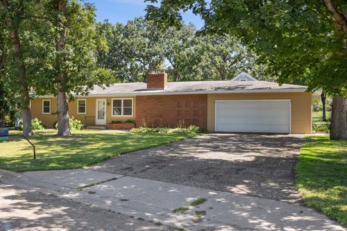 1427 Lori Ave, Detroit Lakes, MN, 56501-4220 | Card Image