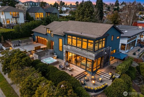 2506 W Halladay St, Seattle, WA, 98199-3430 | Card Image