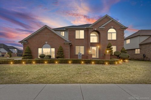 51381 Mauro Ln, Macomb, MI, 48042-4351 | Card Image
