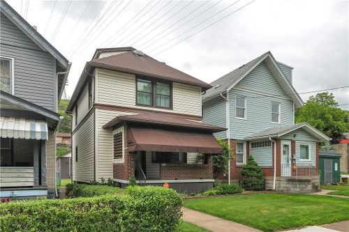 806 Airbrake Ave, Wilmerding, PA, 15148-1015 | Card Image