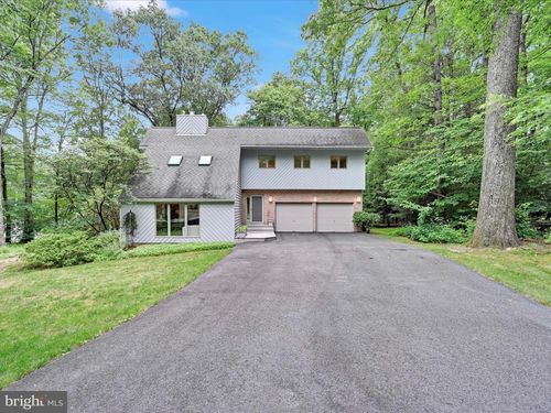 17 Chinkapin Dr, Fleetwood, PA, 19522-9147 | Card Image