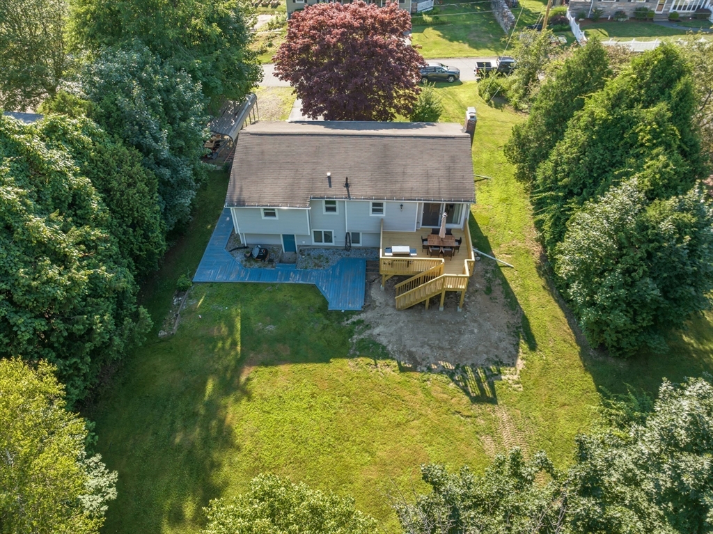 Crestwood Rd, Leicester, MA 01524