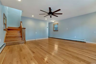 42 W 10th Road, House other with 3 bedrooms, 2 bathrooms and null parking in Broad Channel NY | Image 3