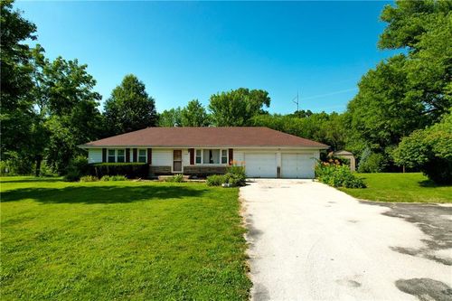 5560 County Road Kk, Smithville, MO, 64089-8651 | Card Image