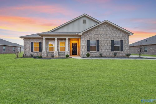 300 Dinner Tree Sq, Huntsville, AL, 35811-7507 | Card Image