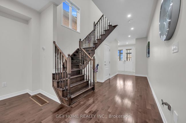 18 Germain Cir, House attached with 5 bedrooms, 4 bathrooms and 1 parking in Brampton ON | Image 8