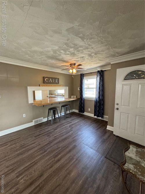 4648 9th St, Ecorse, MI, 48229-1075 | Card Image