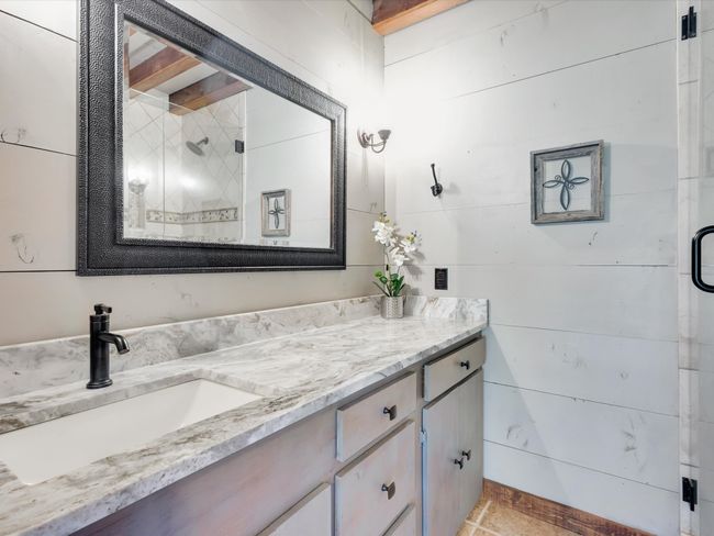 176 Enchanted Dr, House other with 5 bedrooms, 3 bathrooms and null parking in Enchanted Oaks TX | Image 16