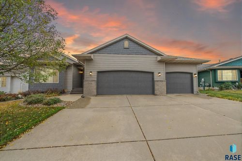 2317 S Katie Ave Avenue, Sioux Falls, SD, 57106 | Card Image