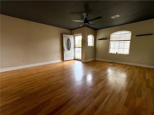 5818 Painters St, New Orleans, LA, 70122-5328 | Card Image