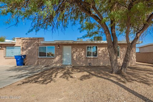 2731 S Calle Yucatan, Tucson, AZ, 85730-1110 | Card Image